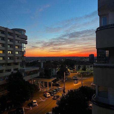 クラヨーヴァApartament Centru - Cecアパートメント エクステリア 写真