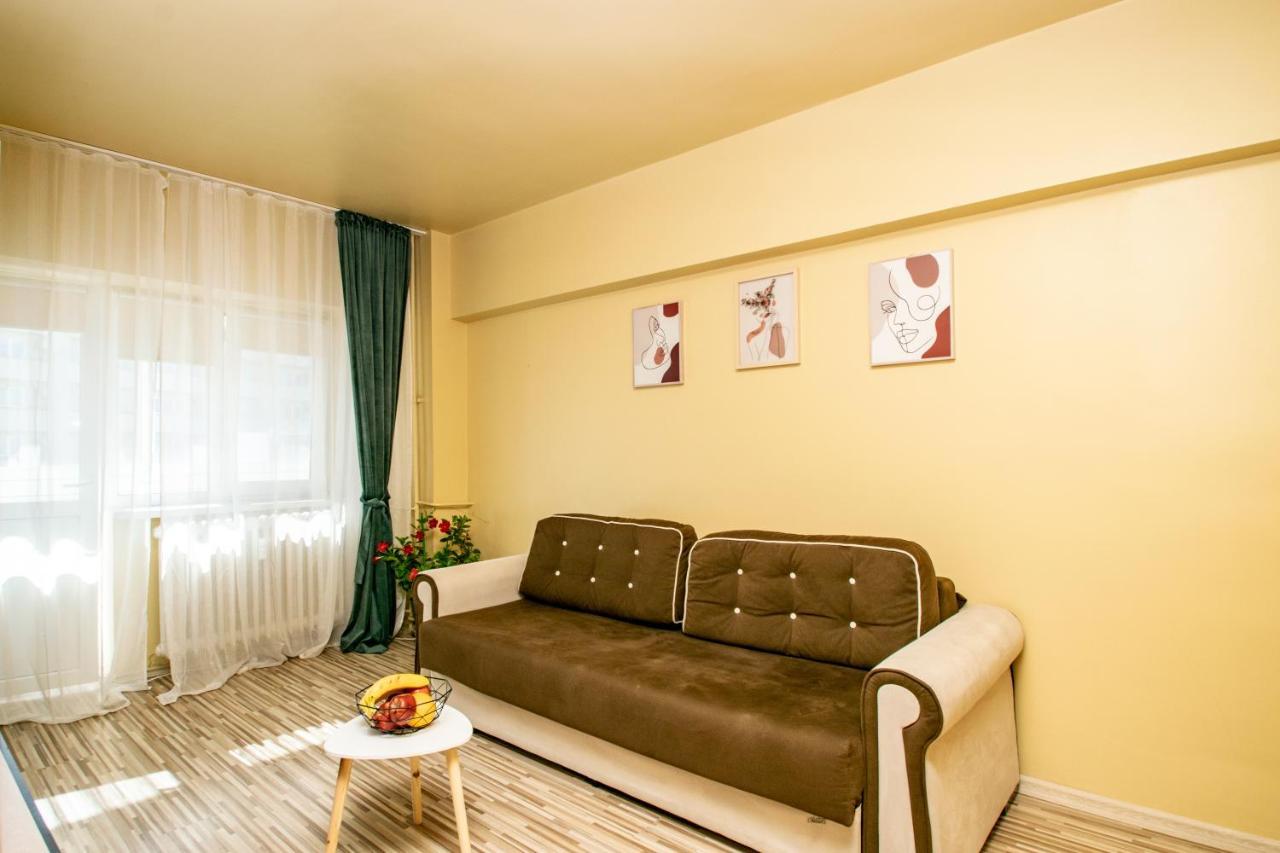 クラヨーヴァApartament Centru - Cecアパートメント エクステリア 写真