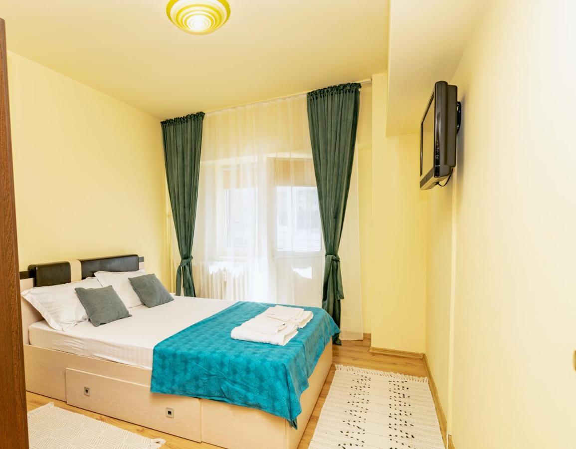 クラヨーヴァApartament Centru - Cecアパートメント エクステリア 写真